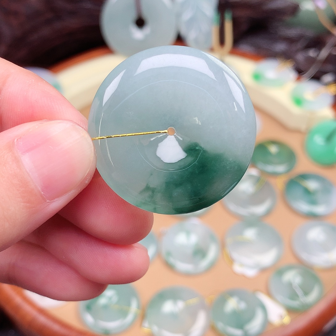 翡翠未镶嵌颈饰吊坠