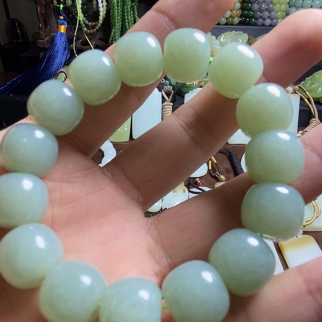 和田玉未镶嵌手串