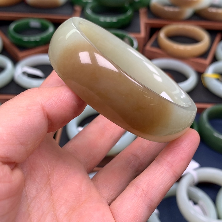 和田玉手镯56圈口未镶嵌