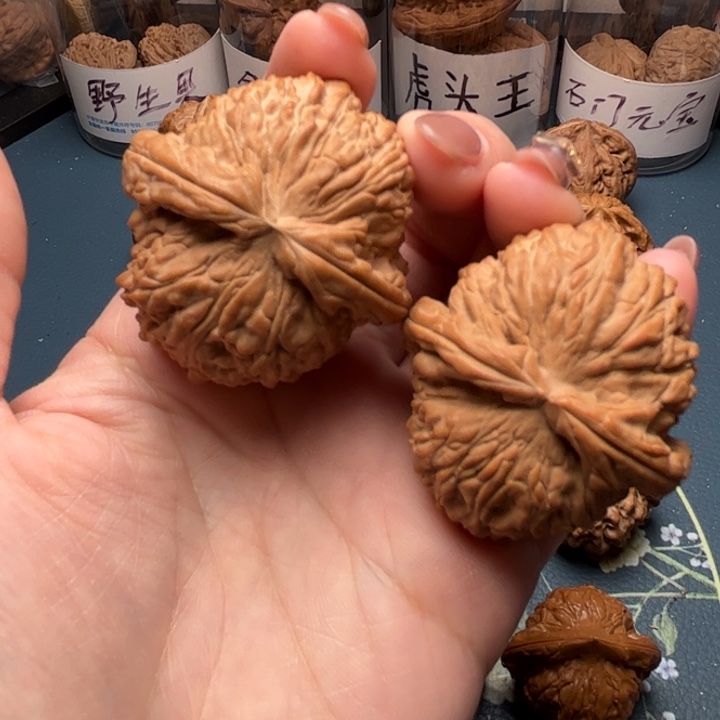 文玩核桃把件44闷白全品