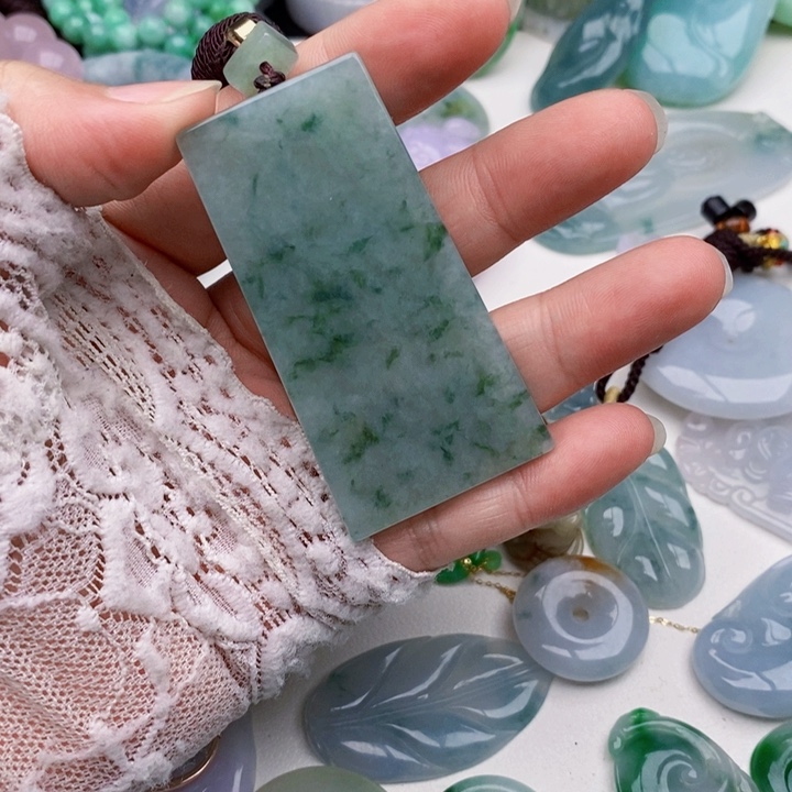 颈饰未镶嵌翡翠亲****无事牌