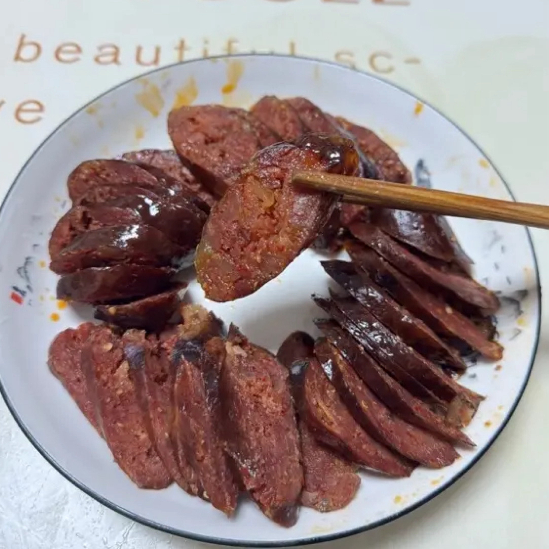 达州土猪腊肠农家手工制作烟熏麻辣香肠
