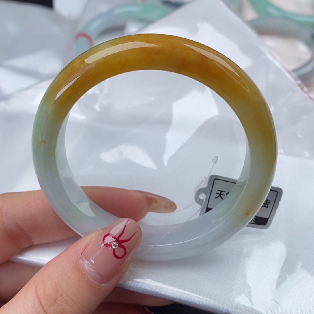 翡翠手镯未镶嵌52.8圈口