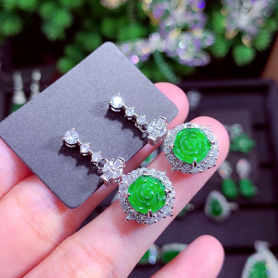 颈饰未镶嵌翡翠天然