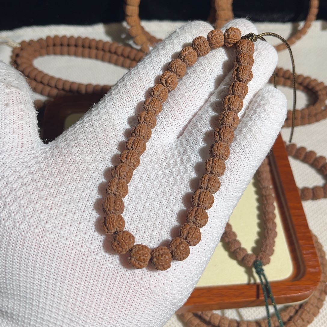 艾****吊坠金刚菩提老树梅花