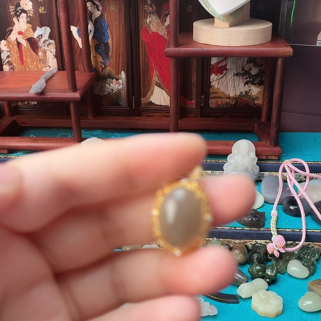 颈饰未镶嵌和田玉