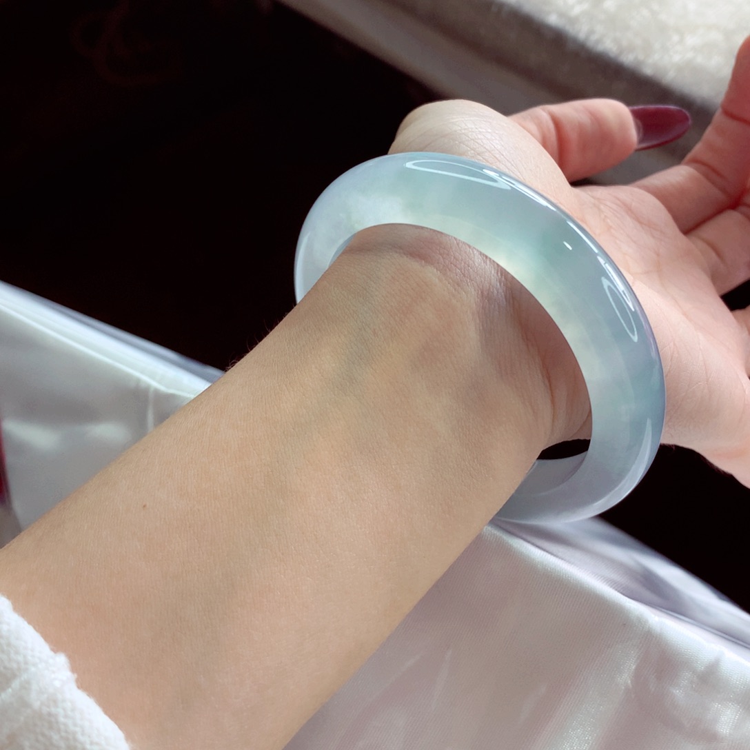 翡翠手镯未镶嵌55.4 炸光起钢 灵