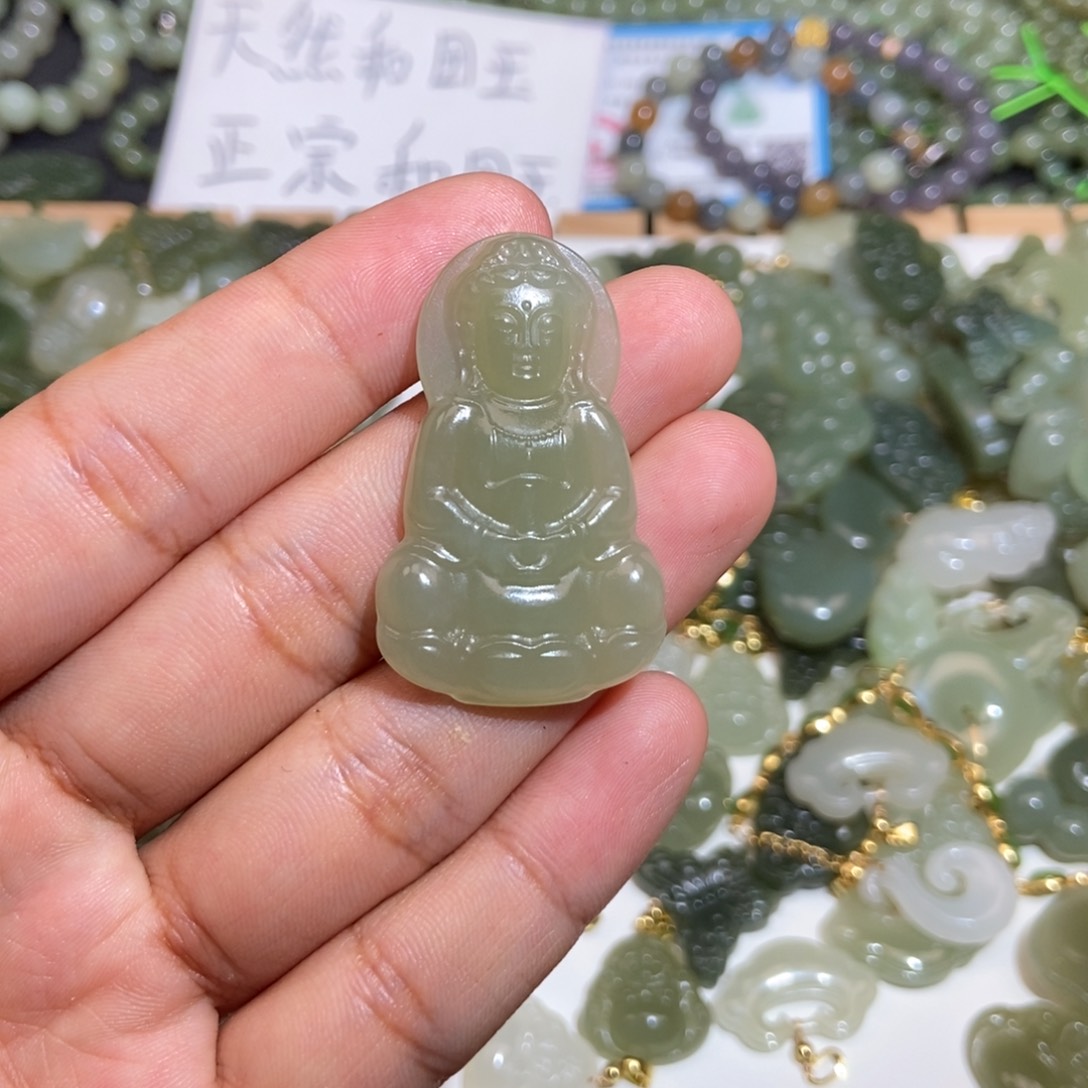 和田玉未镶嵌颈饰
