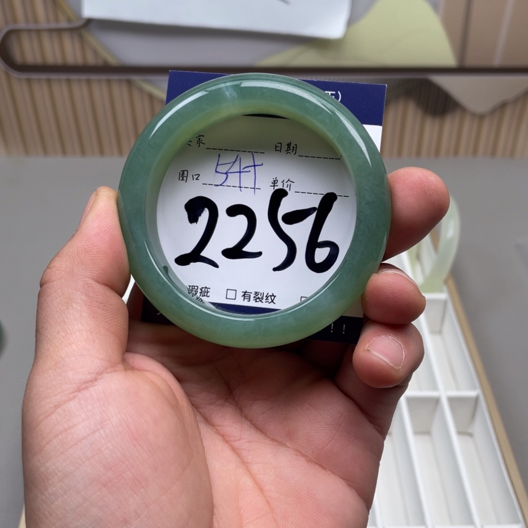 岫玉手镯手镯未镶嵌