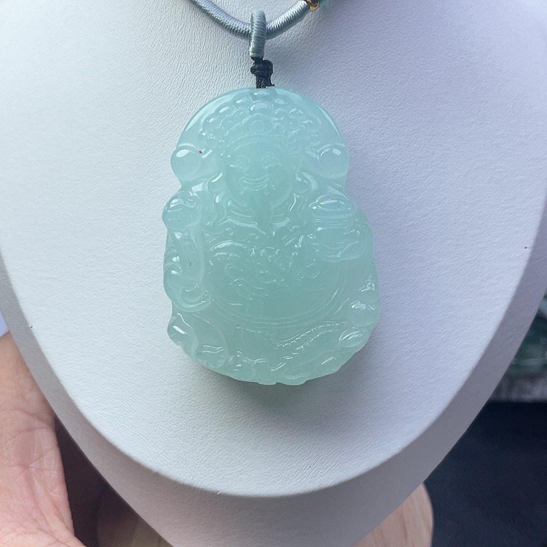 翡翠吊坠(赠链)未镶嵌