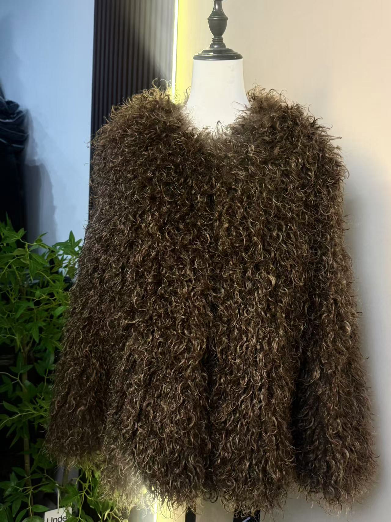 2024秋冬新款欧韩版洋气百搭小众卷毛中长外套女潮