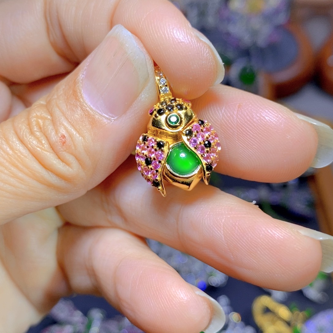 翡翠颈饰银S925镶嵌天然翡翠