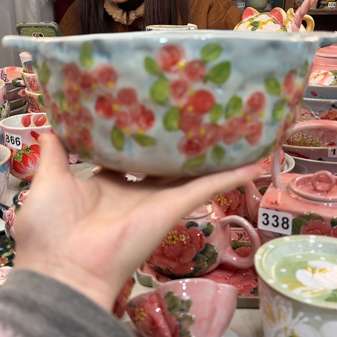 瓷片兔兔盖茨。兔兔好