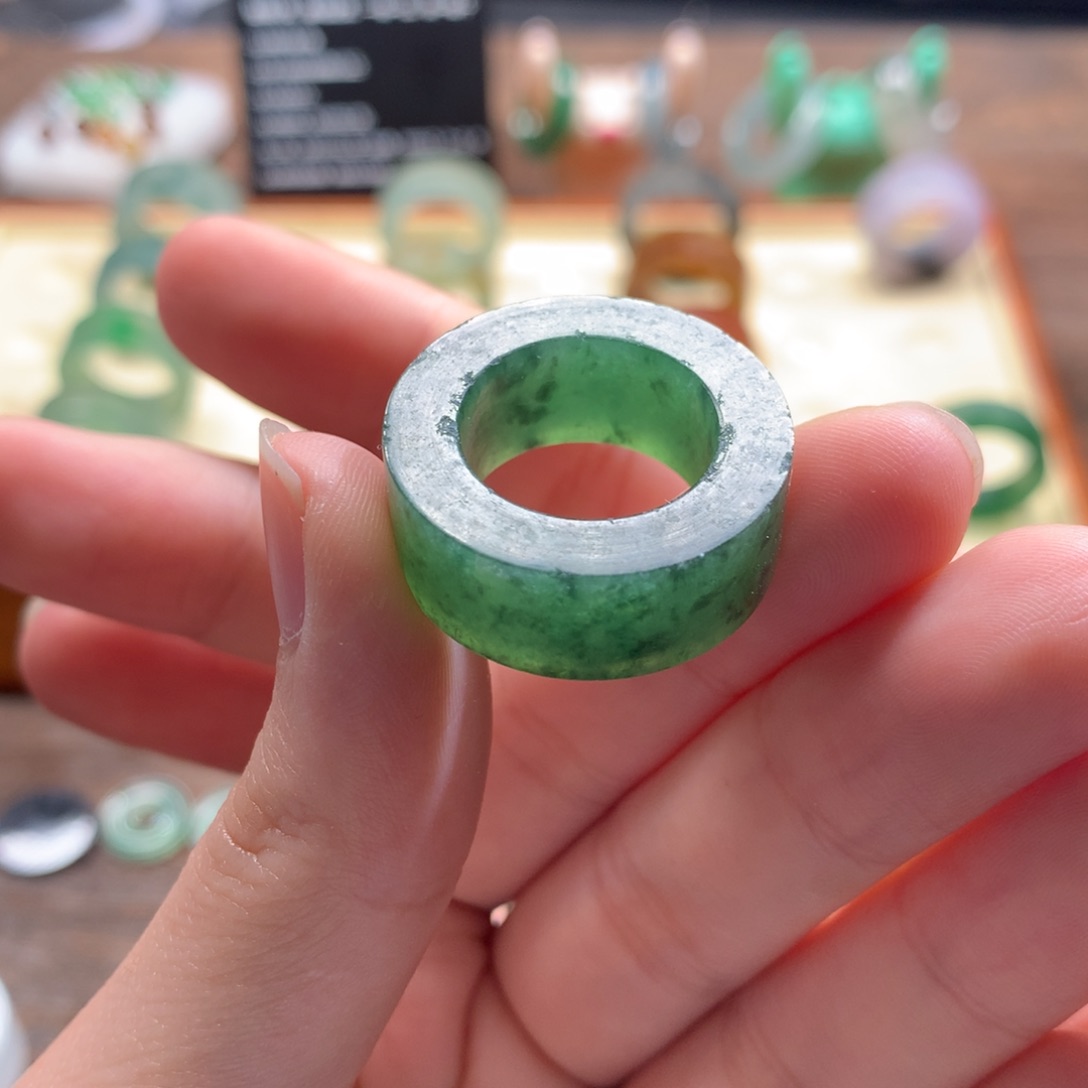 定制翡翠未镶嵌翡翠戒圈 满绿 10-14