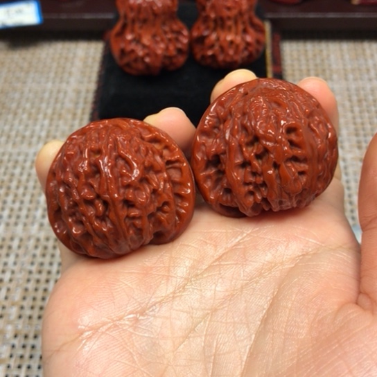 文玩核桃把件白狮子