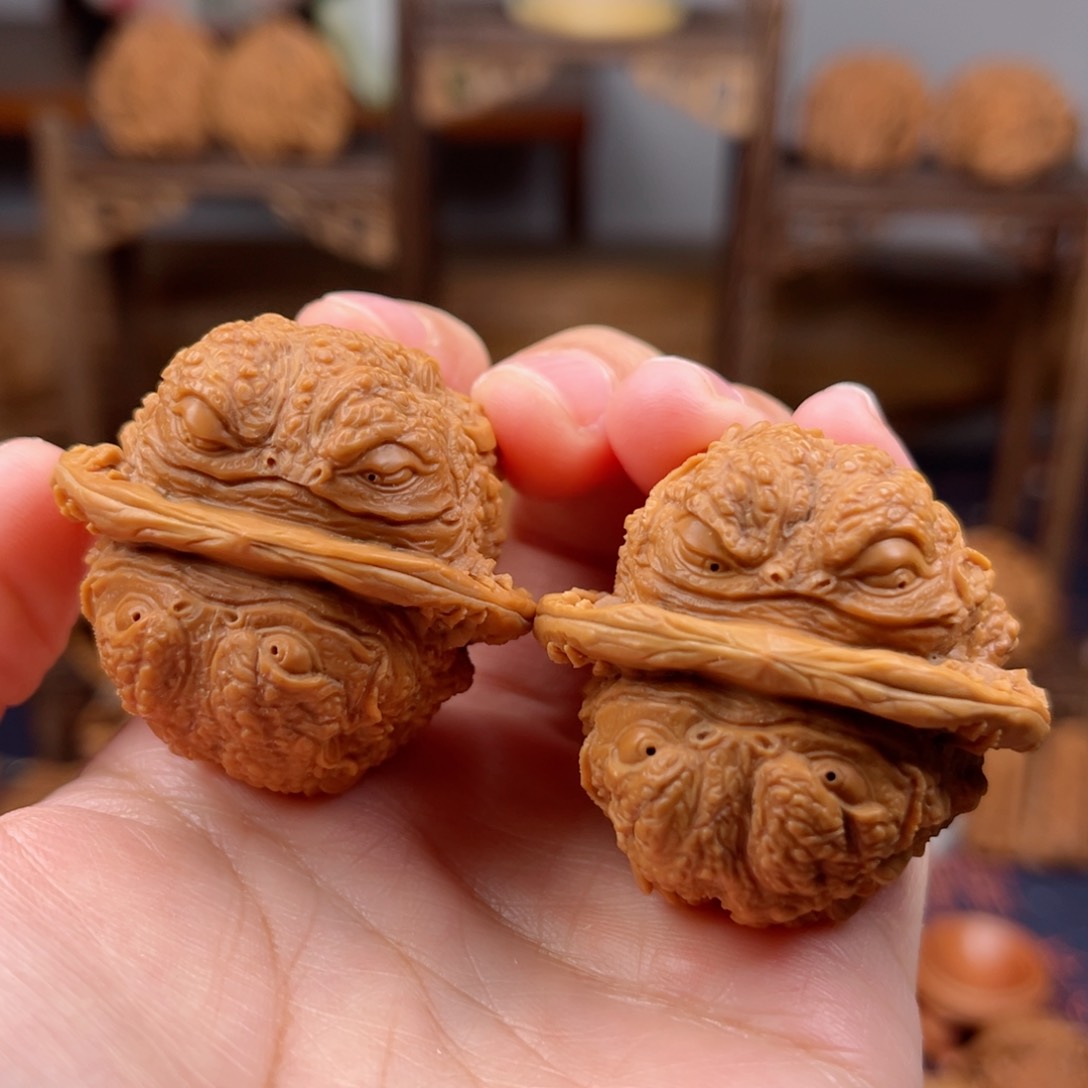 核桃把件40呱呱来财