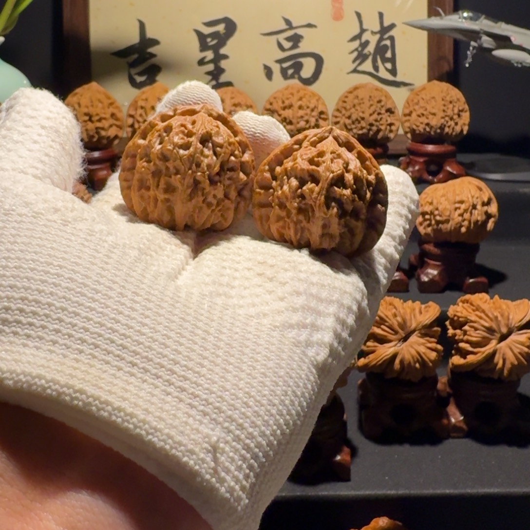 文玩核桃吊坠三角白41全品