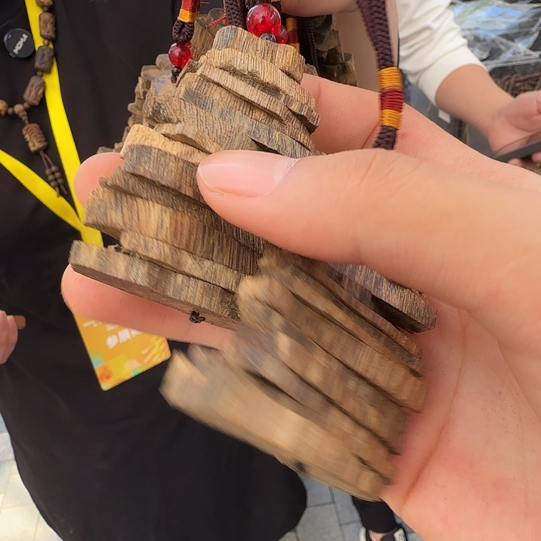 吊坠沉香沉香吊坠多样性发一