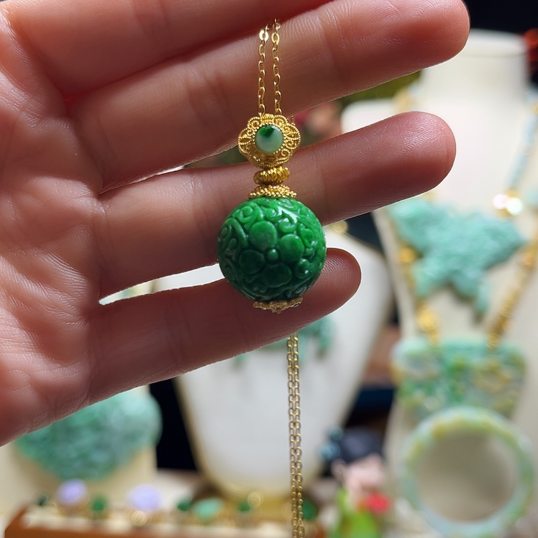 翡翠颈饰未镶嵌天然翡翠