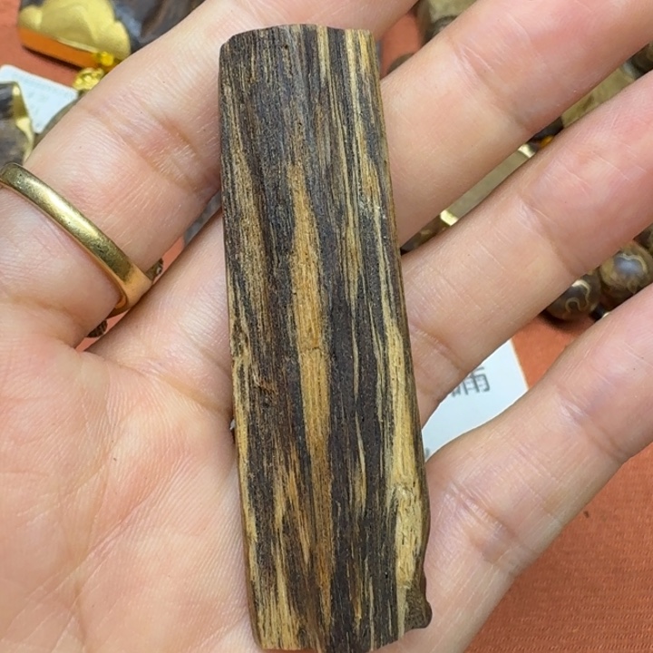 大叶紫檀（黑酸枝木类）