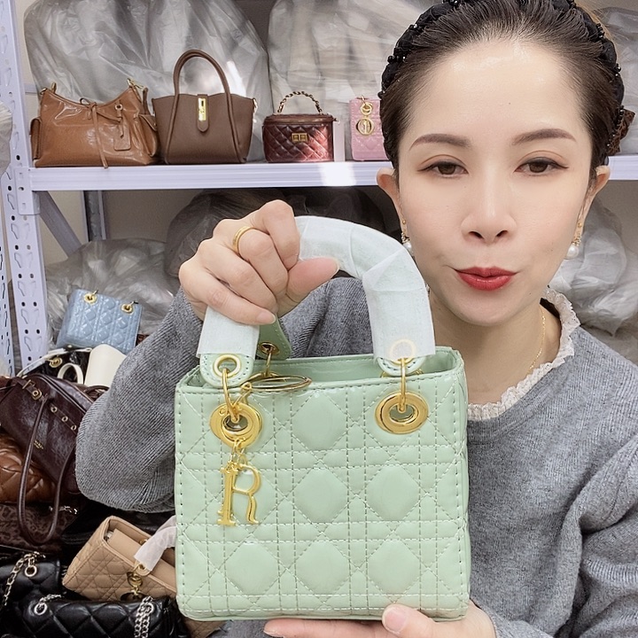 蚕丝小牛剖层皮革PU