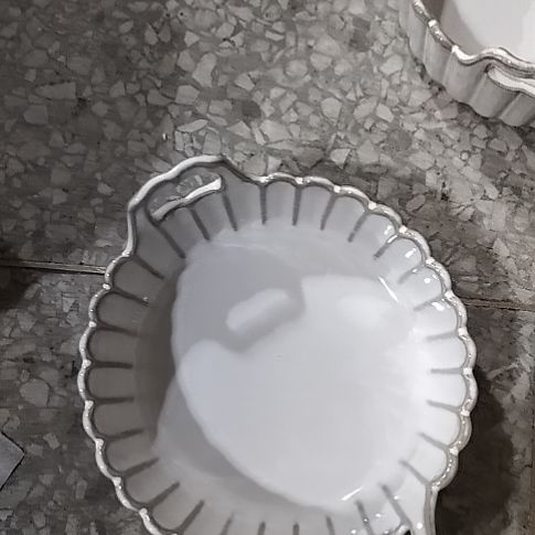 瓷片微瑕贝壳立双耳一个