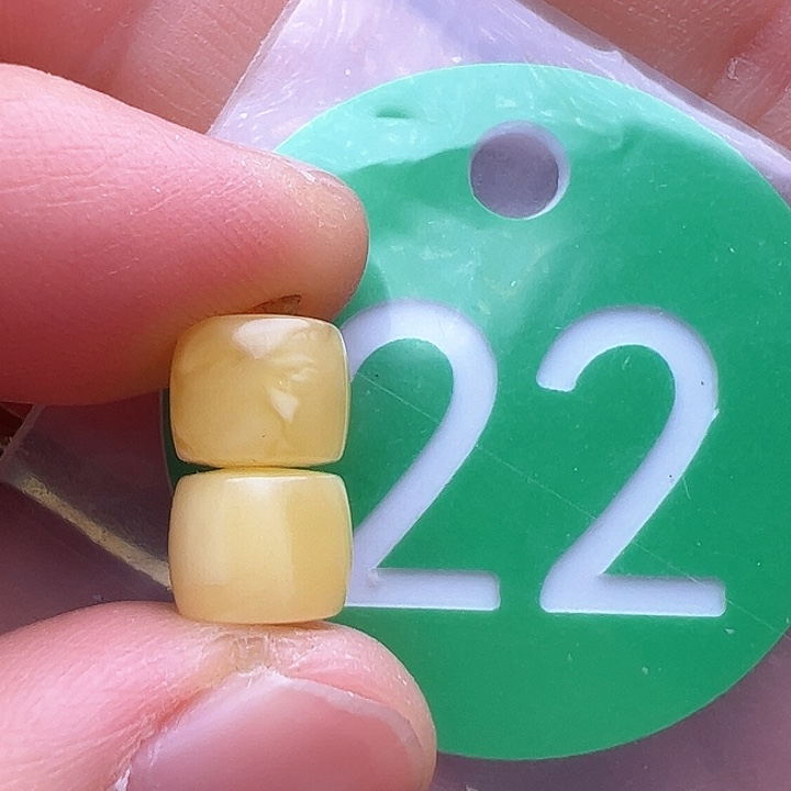 蜜蜡裸石未镶嵌7.5m m