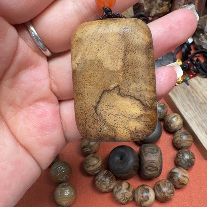 大叶紫檀（黑酸枝木类）