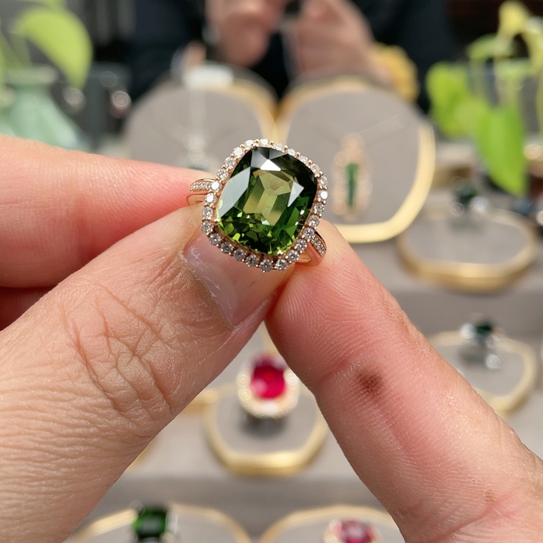 碧玺戒指18K金镶嵌6.94ct