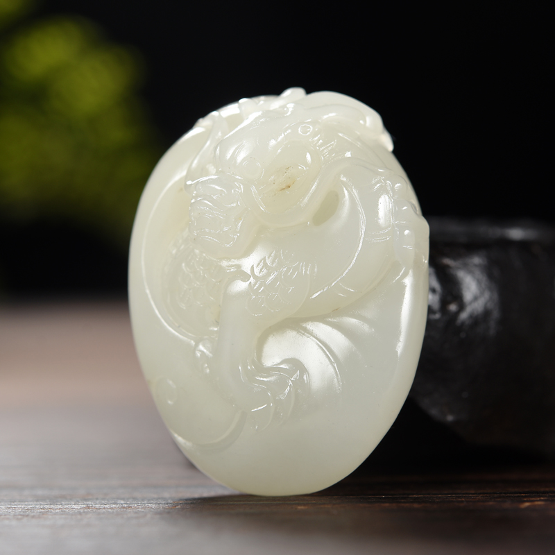 原创设计：新疆和田玉白玉生肖龙