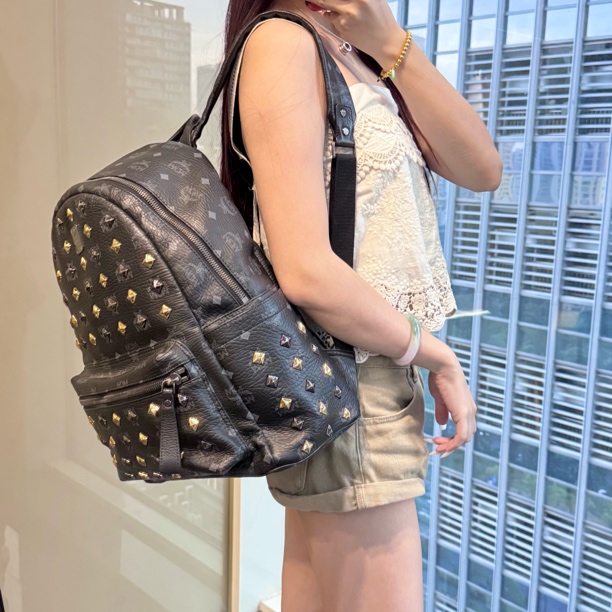 95新 MCM 黑色大号双肩包/8076