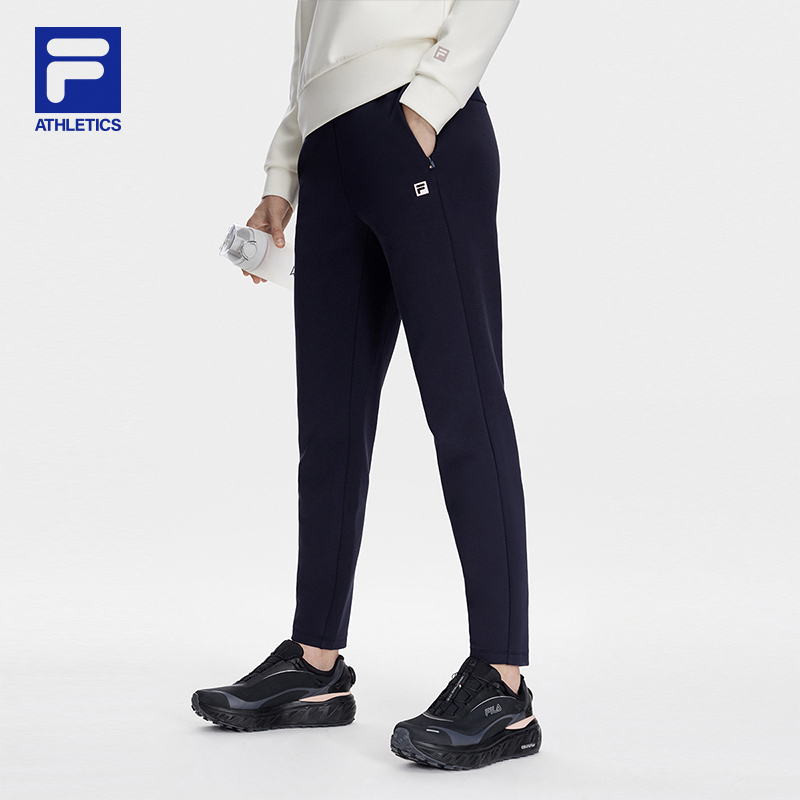 Fila/斐乐2025新款女士运动休闲亲肤透气针织长裤A61W541698A