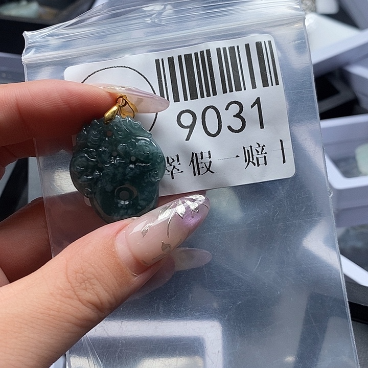 翡翠未镶嵌颈饰9031