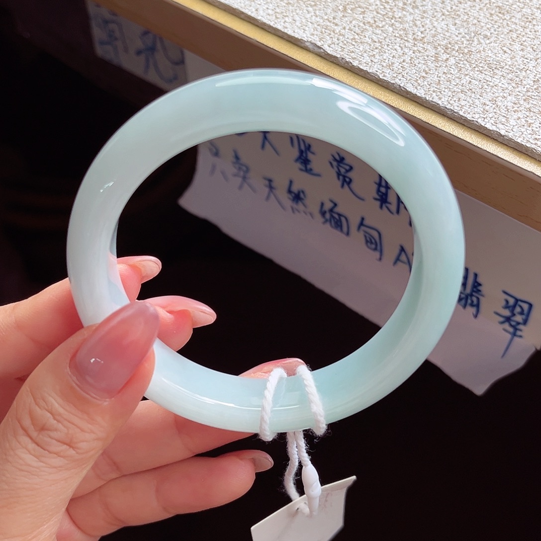 翡翠未镶嵌手镯手镯