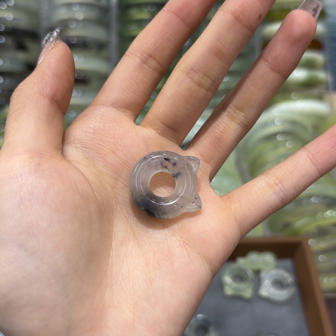 岫玉手镯未镶嵌天然