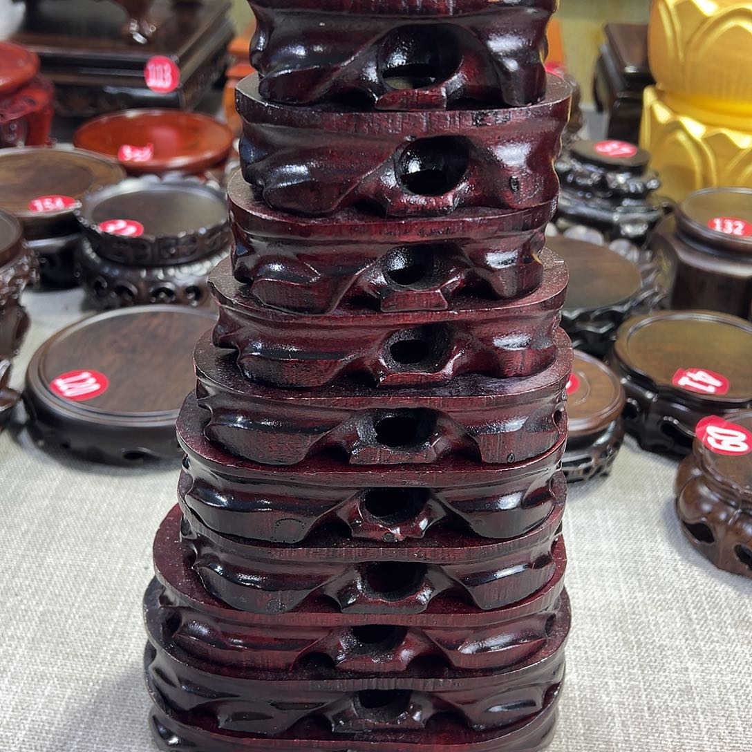 红木底座精雕工艺品