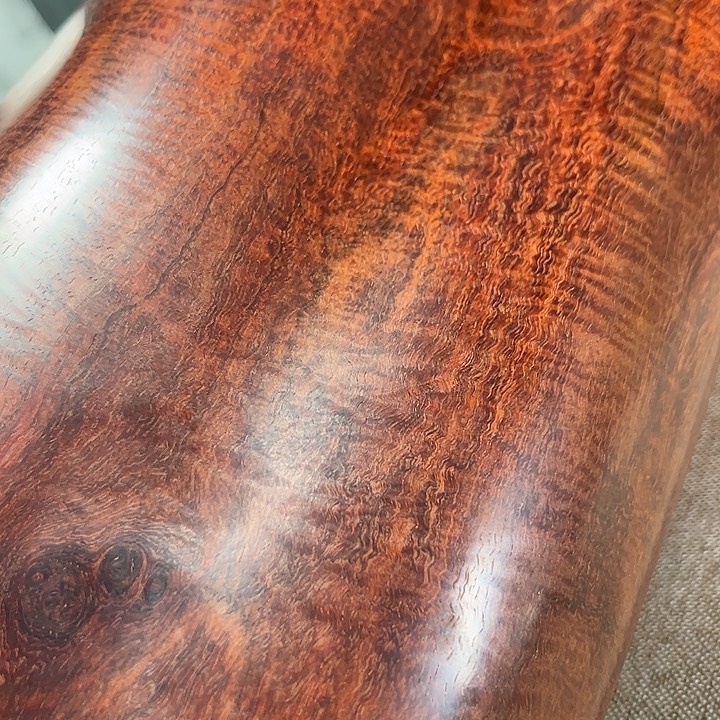 龙***威檀香紫檀（小叶紫檀）