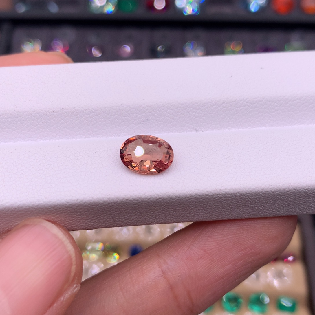 彩色蓝宝石裸石未镶嵌