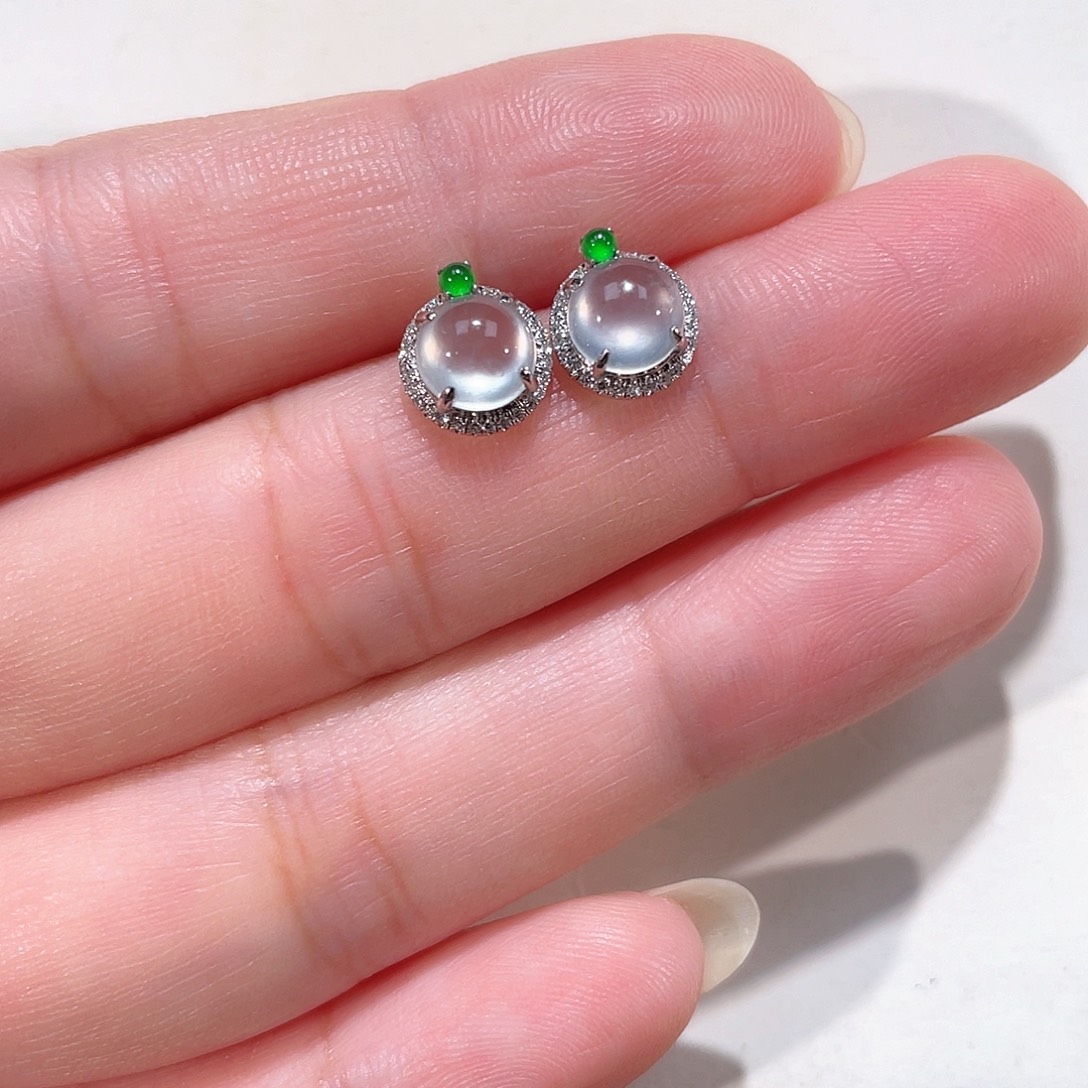 翡翠18K金镶嵌耳饰南非钻