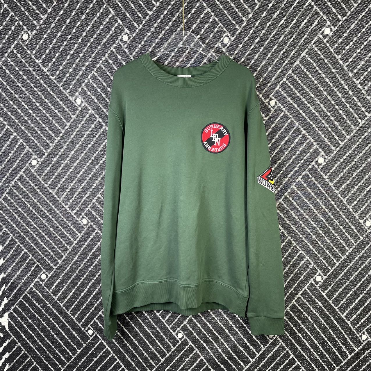 99新 BURBERRY/博柏利 绿色徽章卫衣/s码/18135