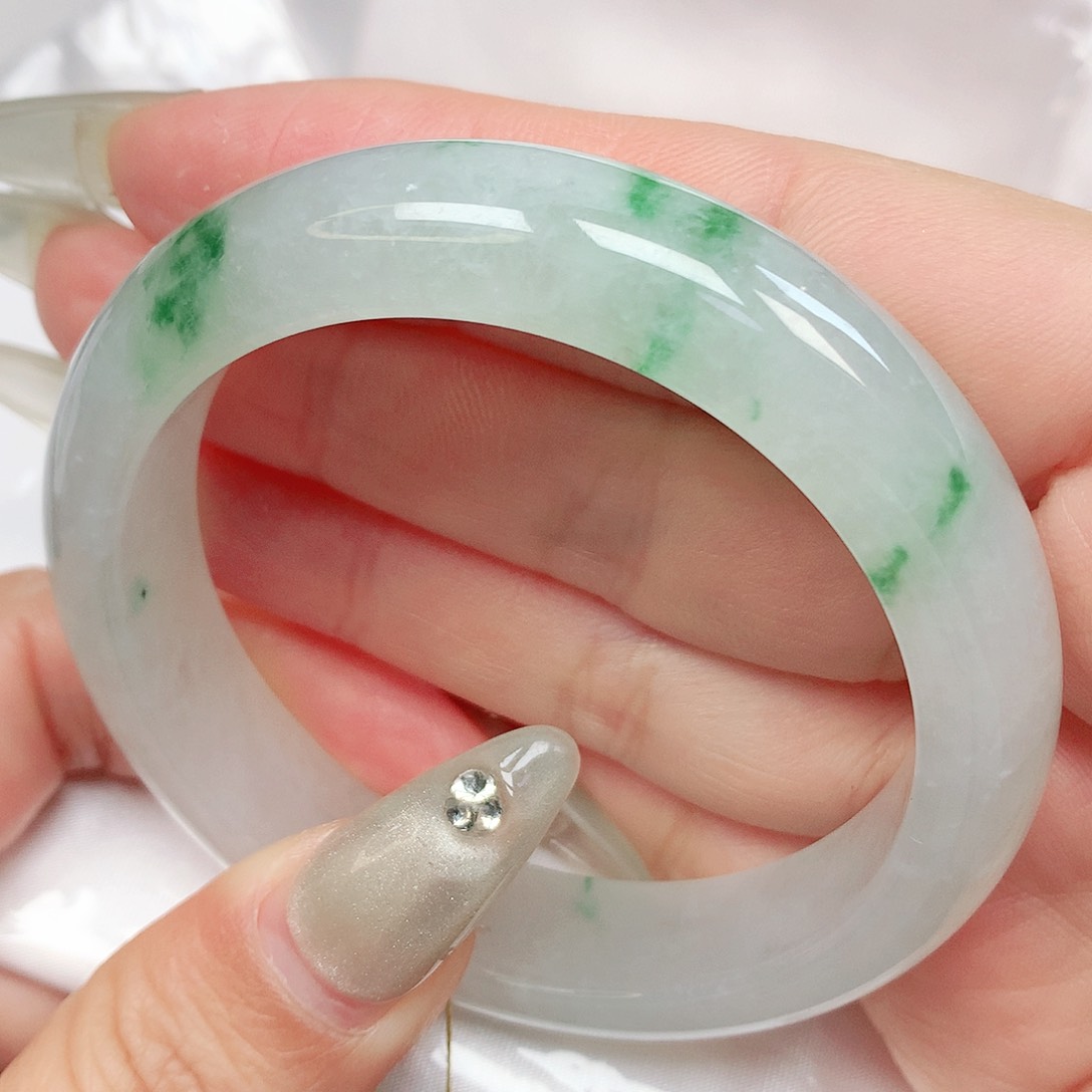 翡翠手镯未镶嵌抖音715