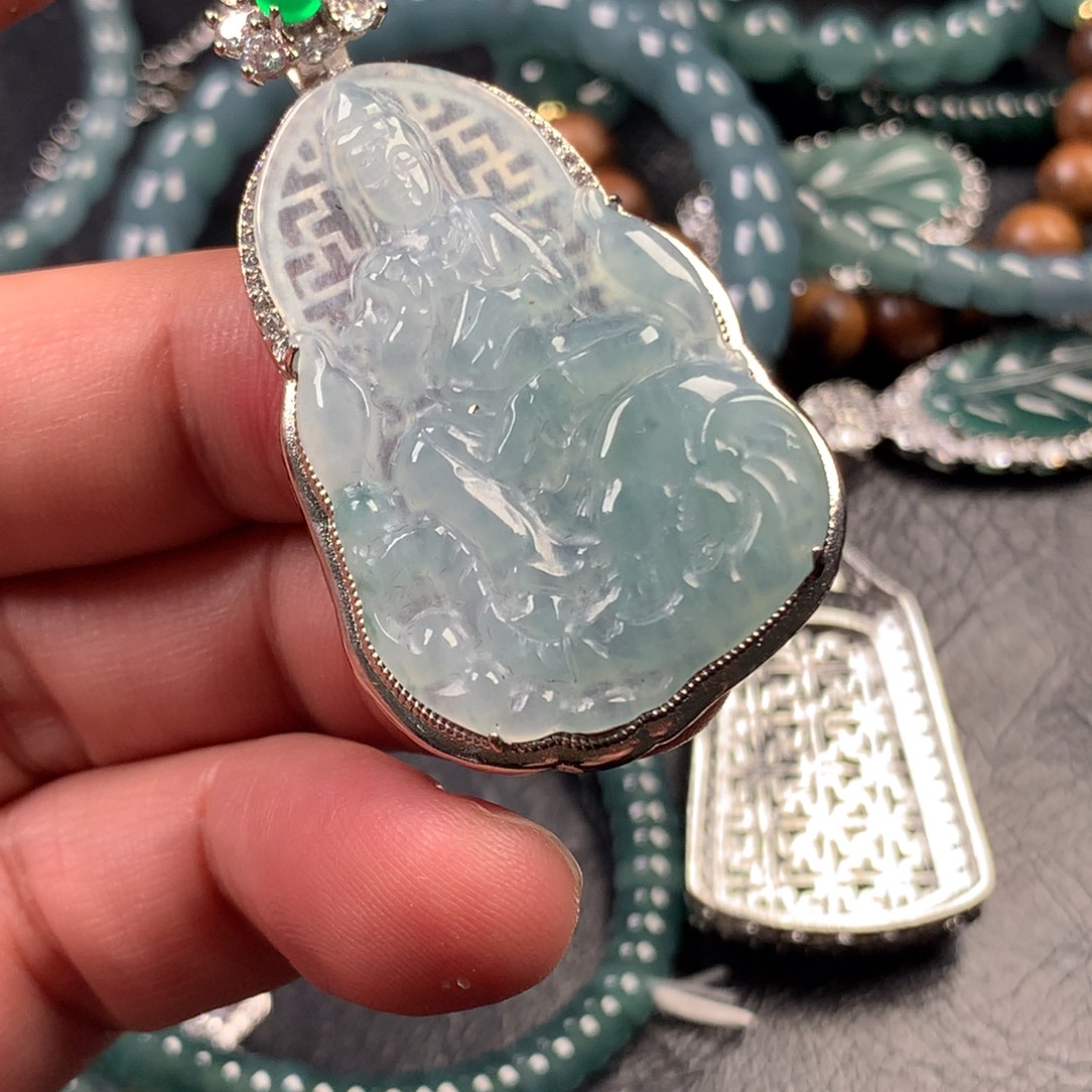 翡翠未镶嵌颈饰普贤