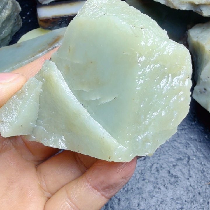 和田玉（糖玉）未镶嵌珠宝奇石