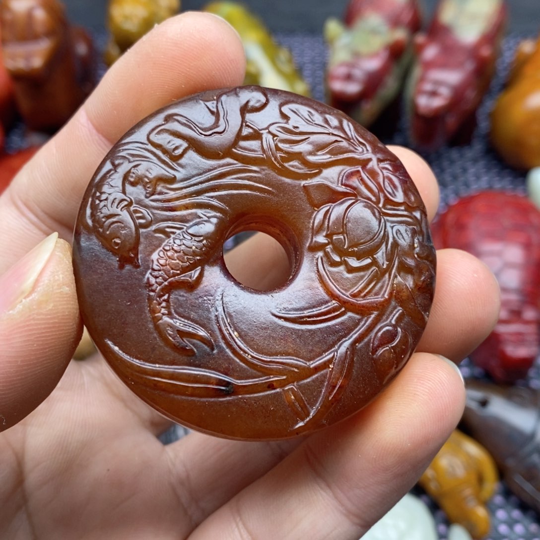 蛇纹石玉颈饰未镶嵌