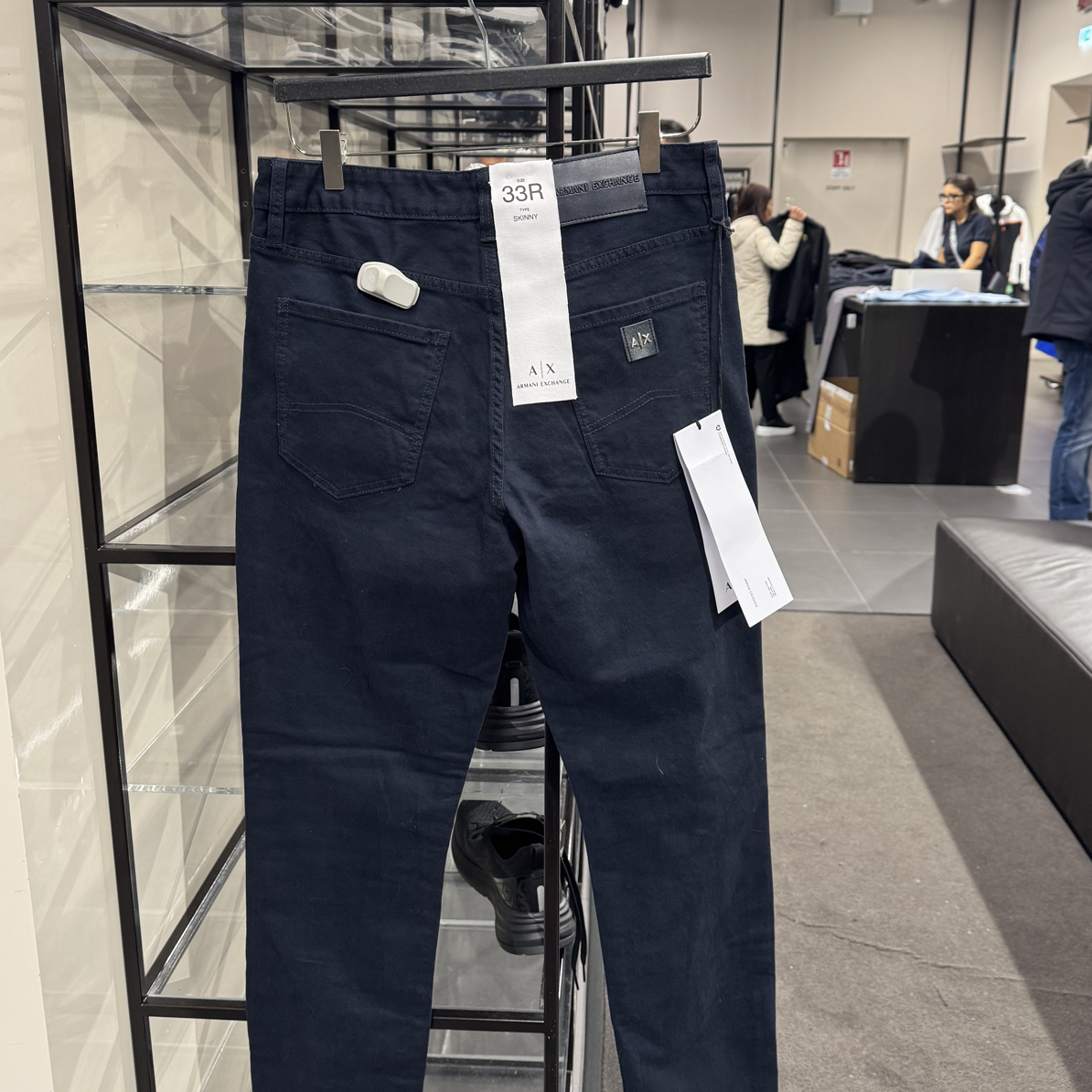 未使用 GIORGIO ARMANI/阿玛尼 AX 男士修小脚牛仔裤 不退换