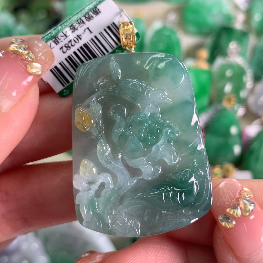 翡翠吊坠(不含链)18K金镶嵌