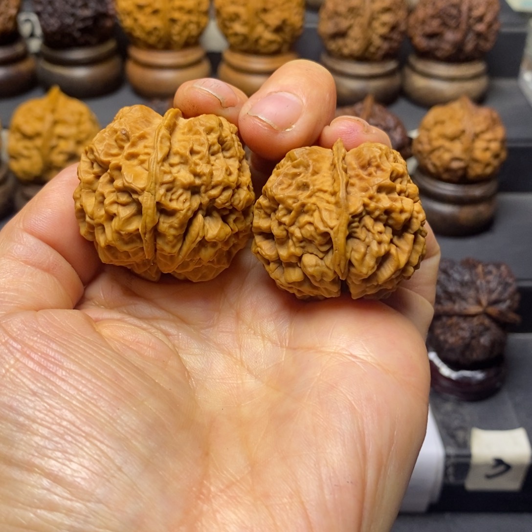 文玩核桃吊坠舍利子34