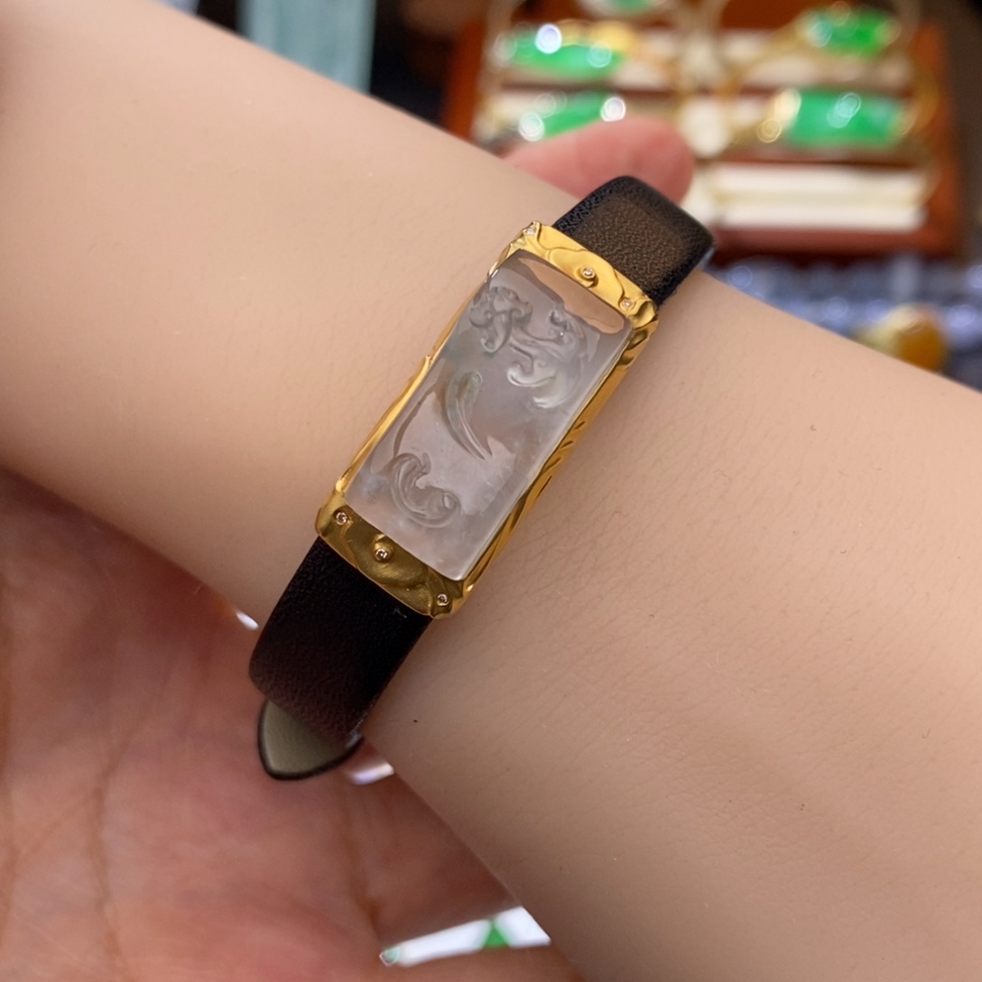 翡翠颈饰18K金镶嵌手牌