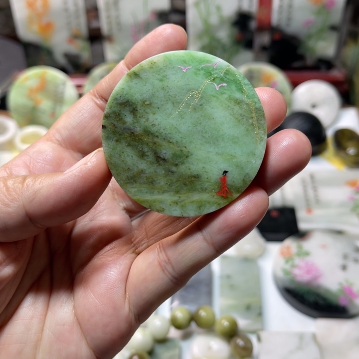 独山玉未镶嵌颈饰