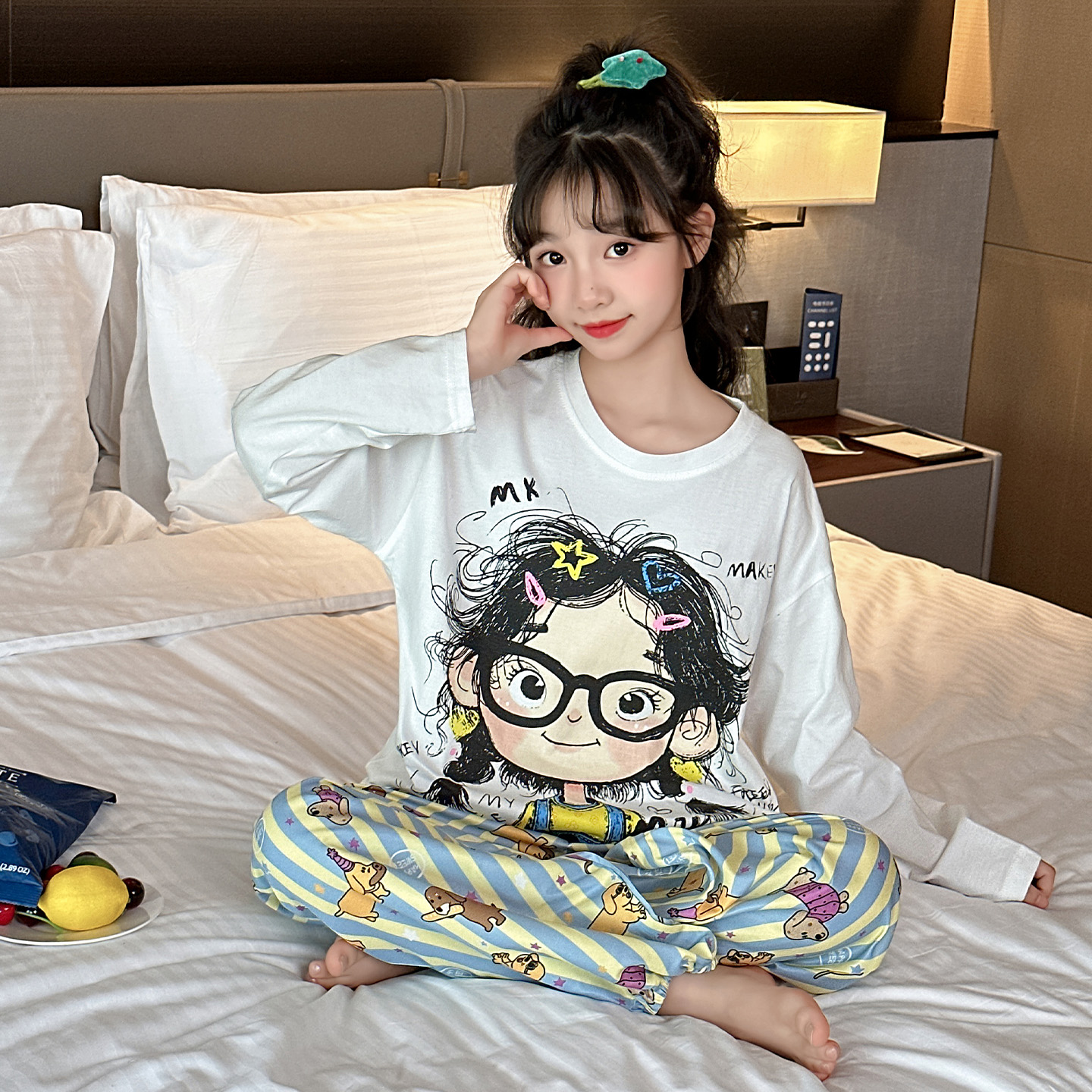 女童睡衣套装新款卡通印花圆领长袖家居服两件套555